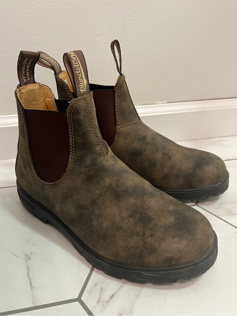Blundstone 585 Rustic Brown Premium Leather Chelsea Boots Size 9.5 Womens